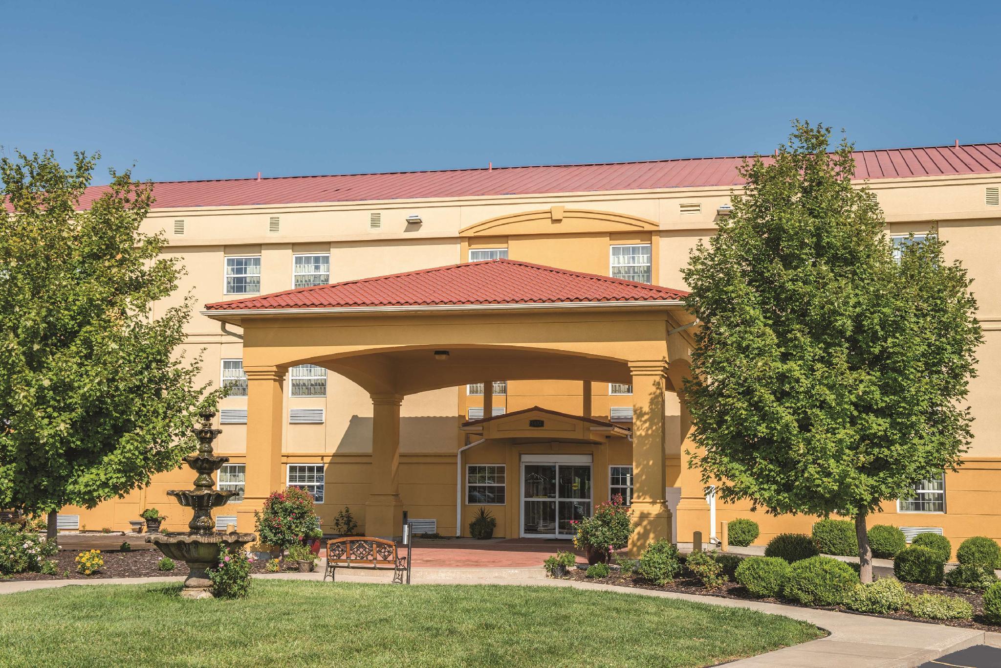 Hotel La Quinta By Wyndham Blue Springs Exterior foto