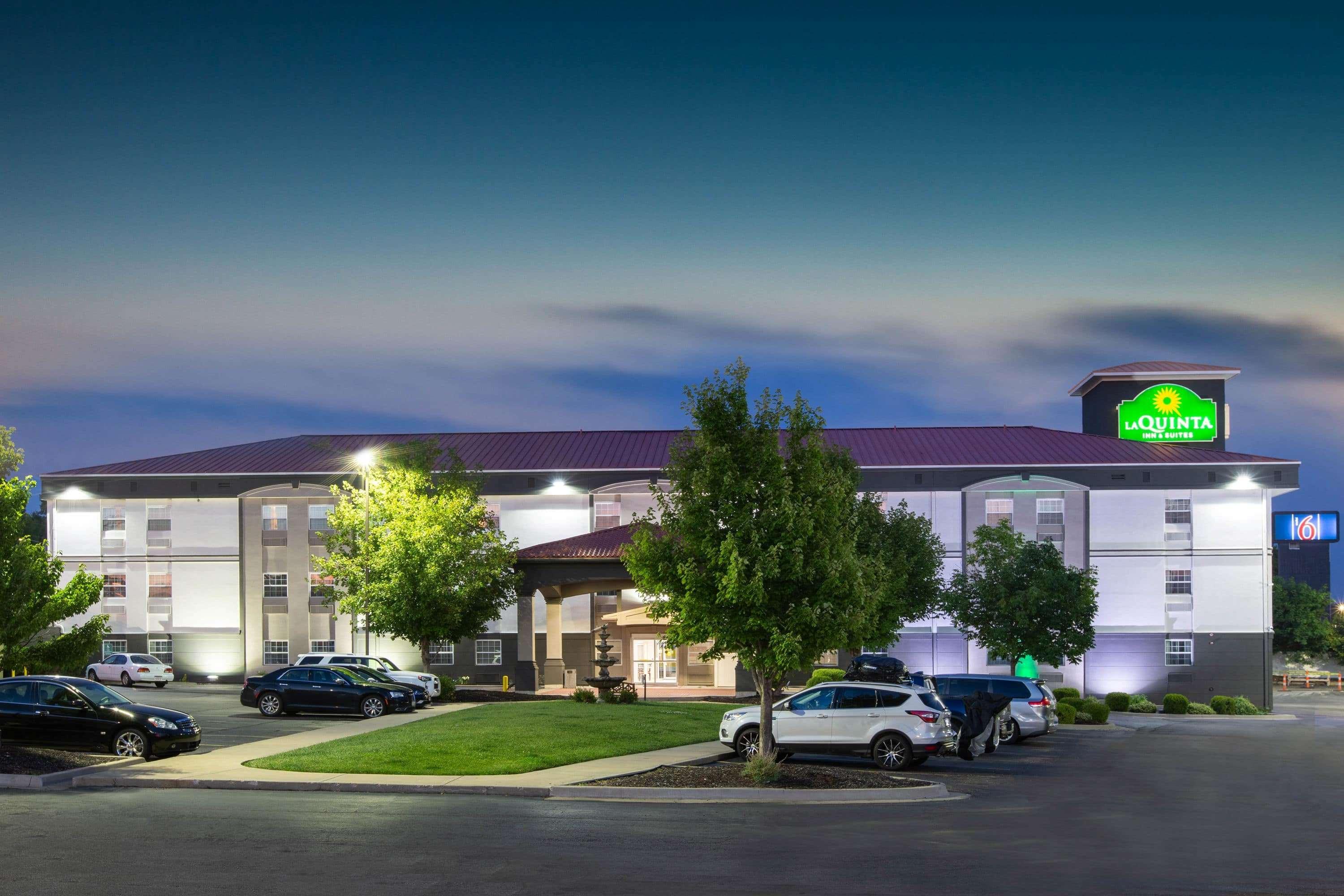Hotel La Quinta By Wyndham Blue Springs Exterior foto