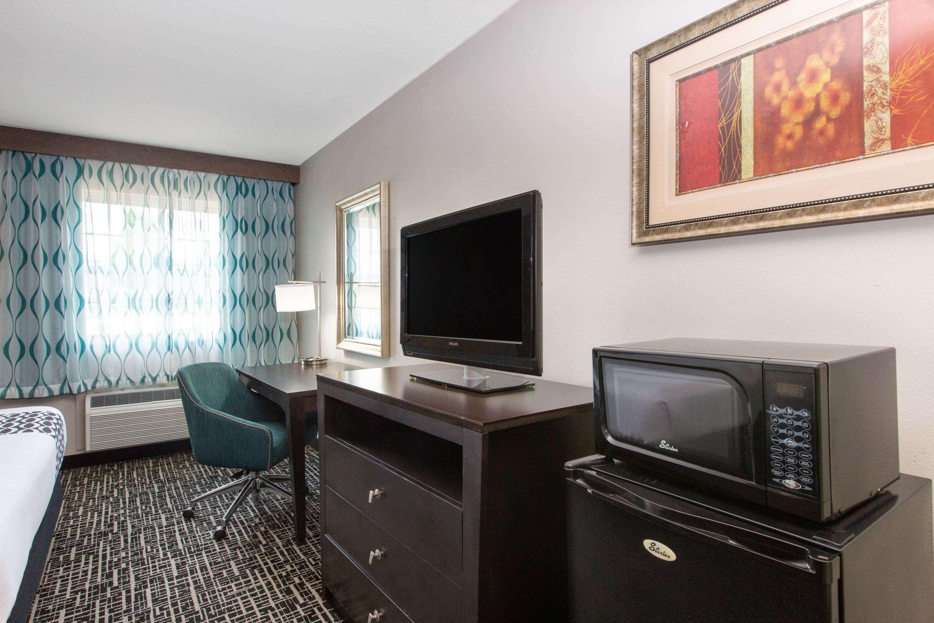 Hotel La Quinta By Wyndham Blue Springs Exterior foto